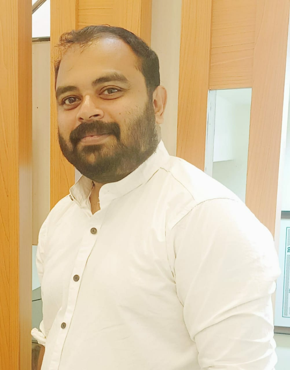 Dr. Sujeesh Kuruvilla (MDS), Endodontist, Kailas Dental Clinic & Implant Center